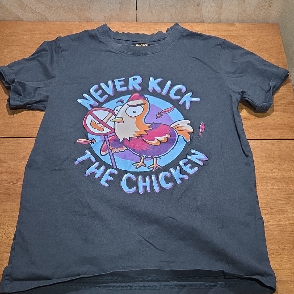 Men's Graphic Tee - 'Never Kick The‎ Chicken'